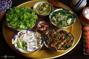 Mâm cơm đồng quê mùa hè